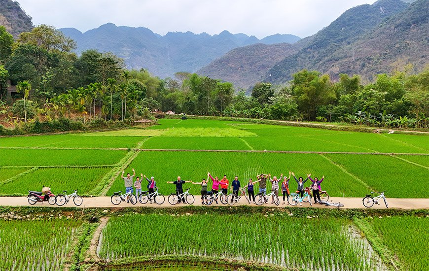 Pedaling Through the Emerald Basin: The Definitive Guide to Mai Chau Valley Cycling